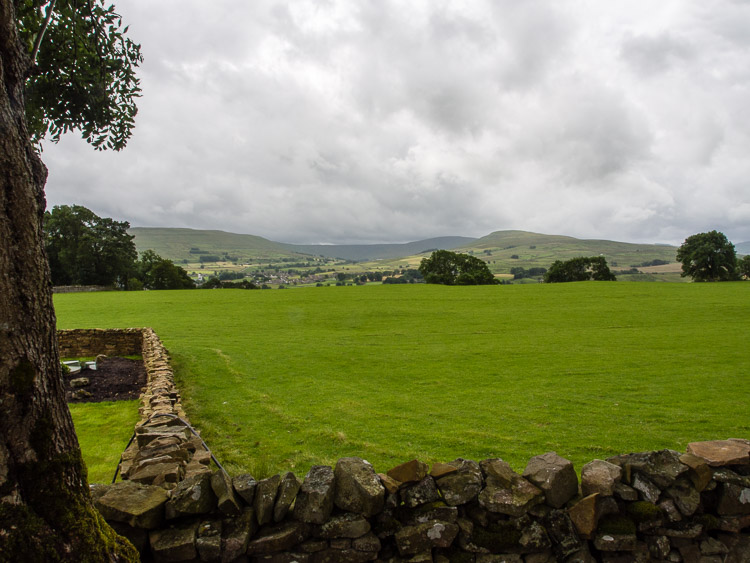 Pastviny, kamenné zídky a úzká vrátka