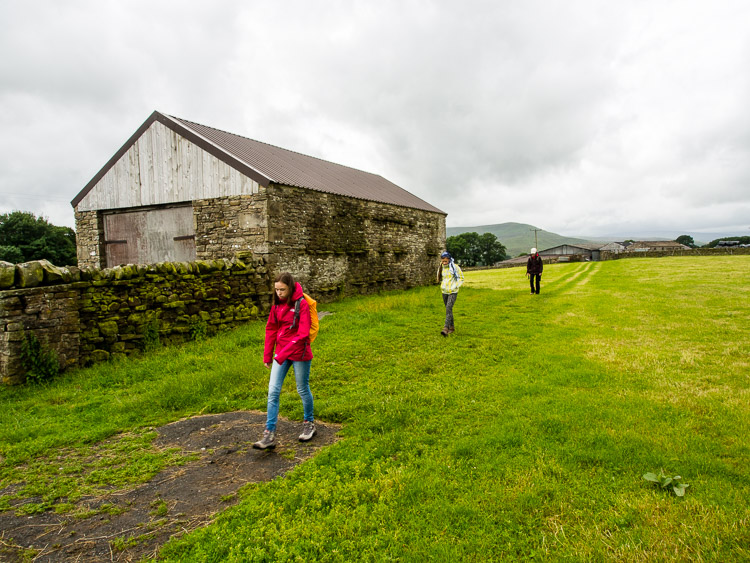 Pastviny, kamenné zídky a úzká vrátka
