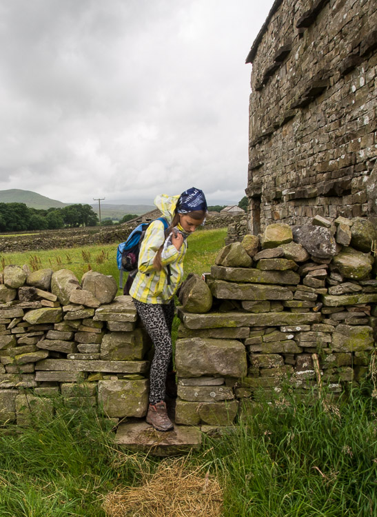 Pastviny, kamenné zídky a úzká vrátka