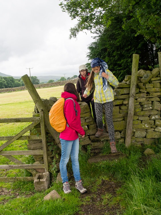 Pastviny, kamenné zídky a úzká vrátka